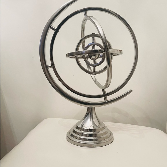 Metal orb spinning decor - Picture 5 of 6